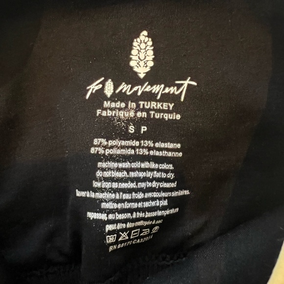 Black Floral Embroidered Crop Top - Picture 3 of 3